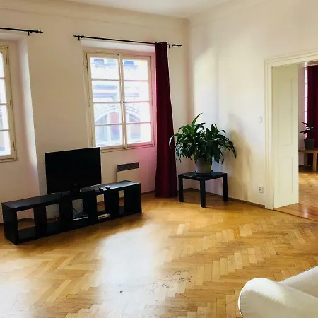 Royal Road Ii Apartman *
