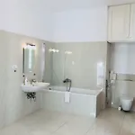 Apartman Royal Road Ii