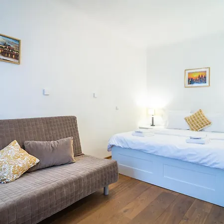 Appartamento Royal Road Ii *