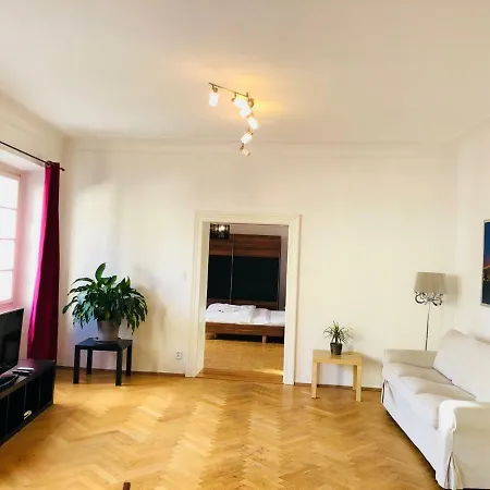 Daire Royal Road Ii Prag
