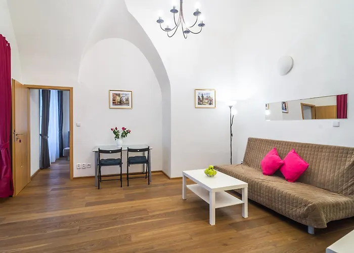 Royal Road Ii Apartment Prag