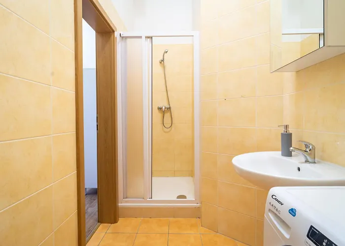Royal Road Ii Apartment Prag