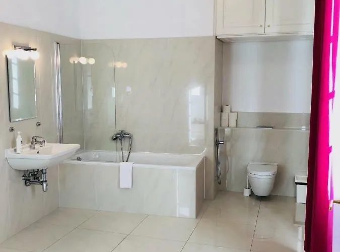 Apartment Royal Road Ii